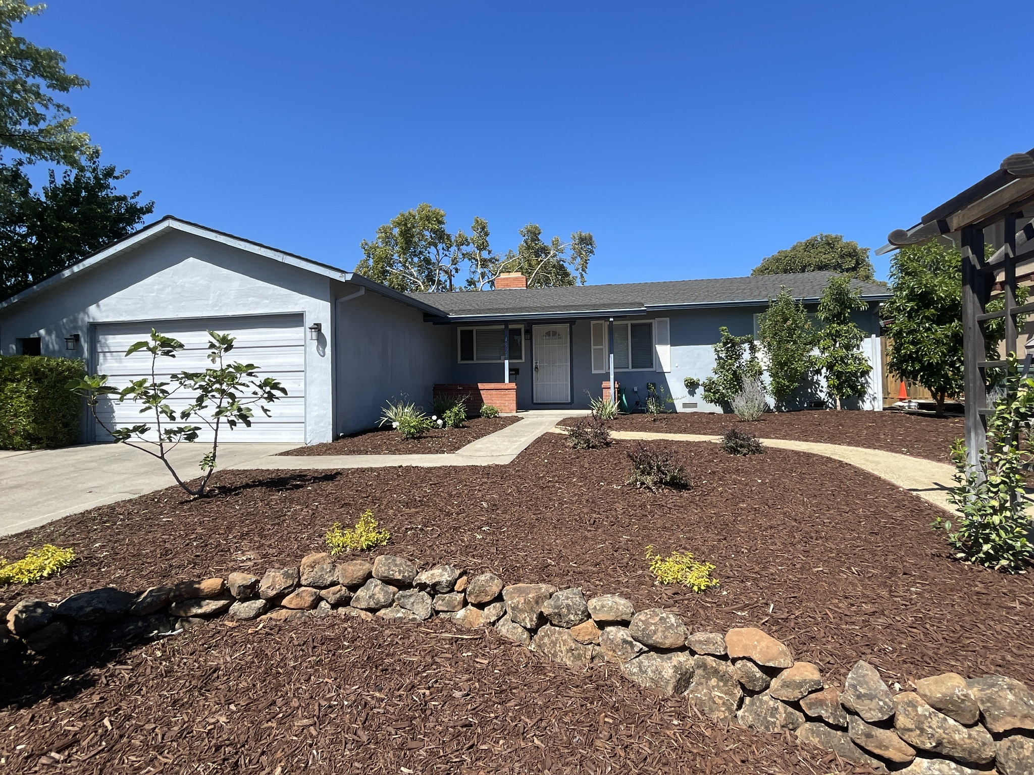 4524 Oxbow Drive